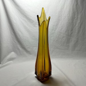 Vintage MCM L.E. Smith Amber Glass Swung Vase 4 Finger Foil Square Footed Mid Century Modern LE Honey Glass Co  Simplicity Milk Art Stretch