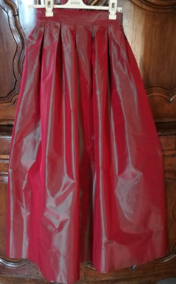 Long skirt in silk taffeta