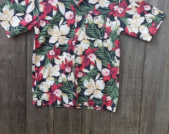 Paradise of the Pacific men's orchids button down shirt.  Size XL 100% cotton