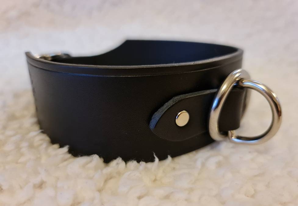 Gargantilla De Cuero Negro Con Anillo Grande Y Anillo D - Ideal Para Cosplay De Vampiro O Estilo Fetiche
