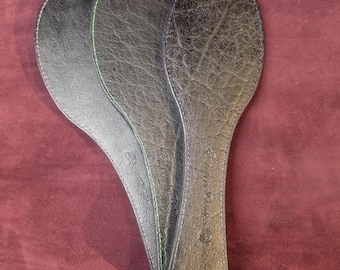 Remo ovalado de cuero de búfalo hecho a mano de Edgyyyyy Designs