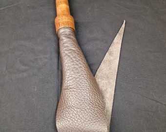 Edgyyyyy Designs Large Brown leather Dragons Tail with knob thorn handle