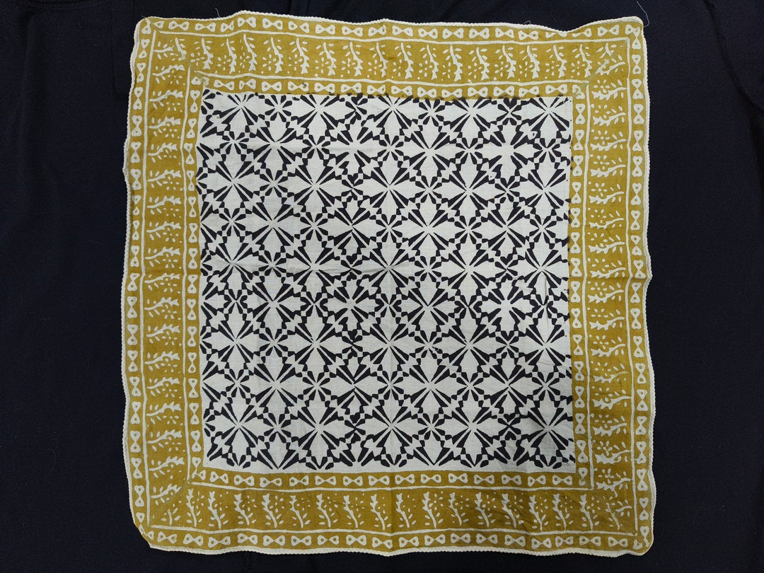 High-quality Cotton Print Bandanas With Coloured Borders, Handkerchief ...