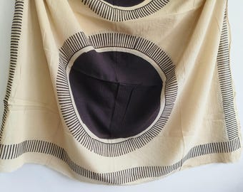 Pañuelo grande de algodón orgánico de 42 x 42 pulgadas: detalle de zari con estampado a mano en bloque