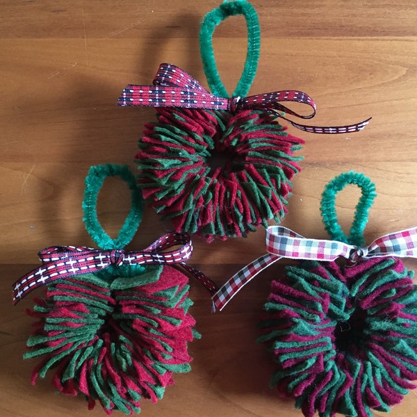 Mini Felt Christmas Wreath Ornament Tutorial - PDF Download