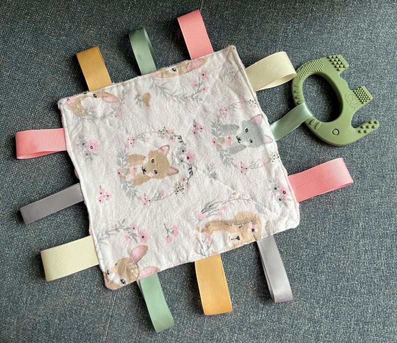 Sample of a Crinkle Tag toy