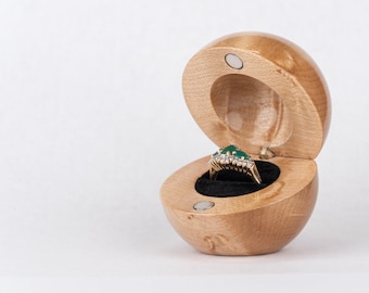 Spherical Proposal Ring Case Box Bird's Eye Maple