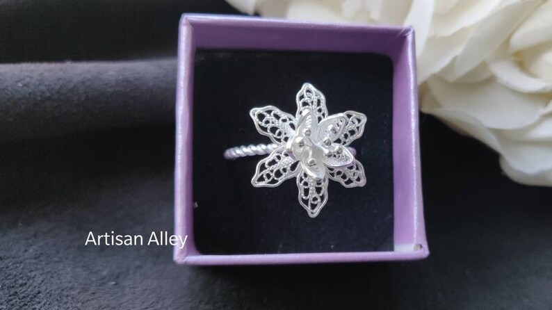 Anel de declaração de filigrana de prata 925 com flor, anel de flor não ajustável, faixa fina torcida, presente de joia artesanal, Anello d'Argento imagem 2