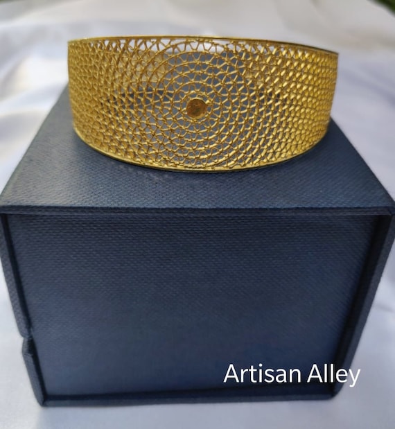 Bracelet Jonc En Plaqué Or 18 Carats - Motif Ajouré Filigrane Géométrique - Marque Tata Gisèle - Neuf Avec étiquettes