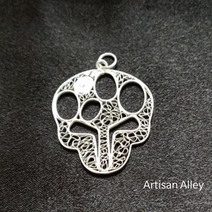Colgante de la cabeza del extranjero de filigrana, regalo de joyería de plata de ley hecho a mano unisex hecho a mano, Pendente D&#39;Argento, collar OVNI, joyería extra terrestial