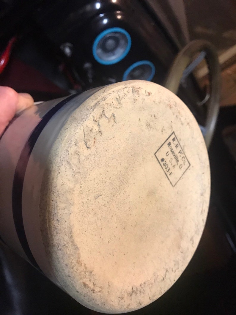 RRP Co Roseville OH Blue /& Whte Stripes Stoneware Crock