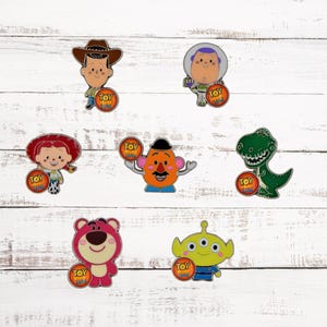Toy Story Characters Themed 7 Pin Starter Set Disney Park Trading Pins Brand New