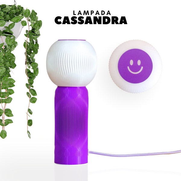 Lampada Cassandra, abat jour, design italiano, colore lilla. made in italy.