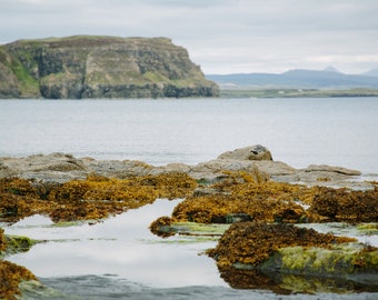 Fototryck av kustlinje på Isle of Skye, fototryck av Skottland, Skotska höglandet, Isle of Skye, Kustnära heminredning, Nautisk heminredning