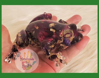 Handmade Glittered Epoxy Resin Frog Figurine – Glossy Multi-Colored Frog Decor, Shiny Resin Animal Sculpture, Cute Frog Lover Gift