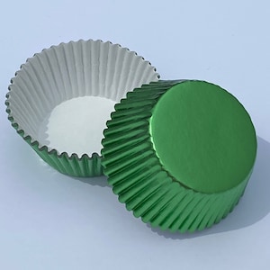 Green Foil Cupcake Liner - STANDARD size | 50 count | Grease-Proof Baking Cups