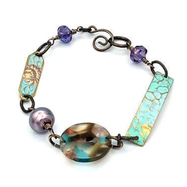 Verdigris Mother of Pearl & Chain bracelet, Green/purple