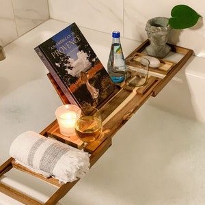Handgefertigtes Badewannentablett aus Holz Hochwertiger Badewannen-Caddy Badewannen-Buchhalter Geschenke für Sie Geschenke für Ihn Muttertagsgeschenk Bild 2
