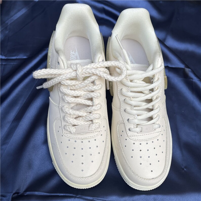 travis sb laces