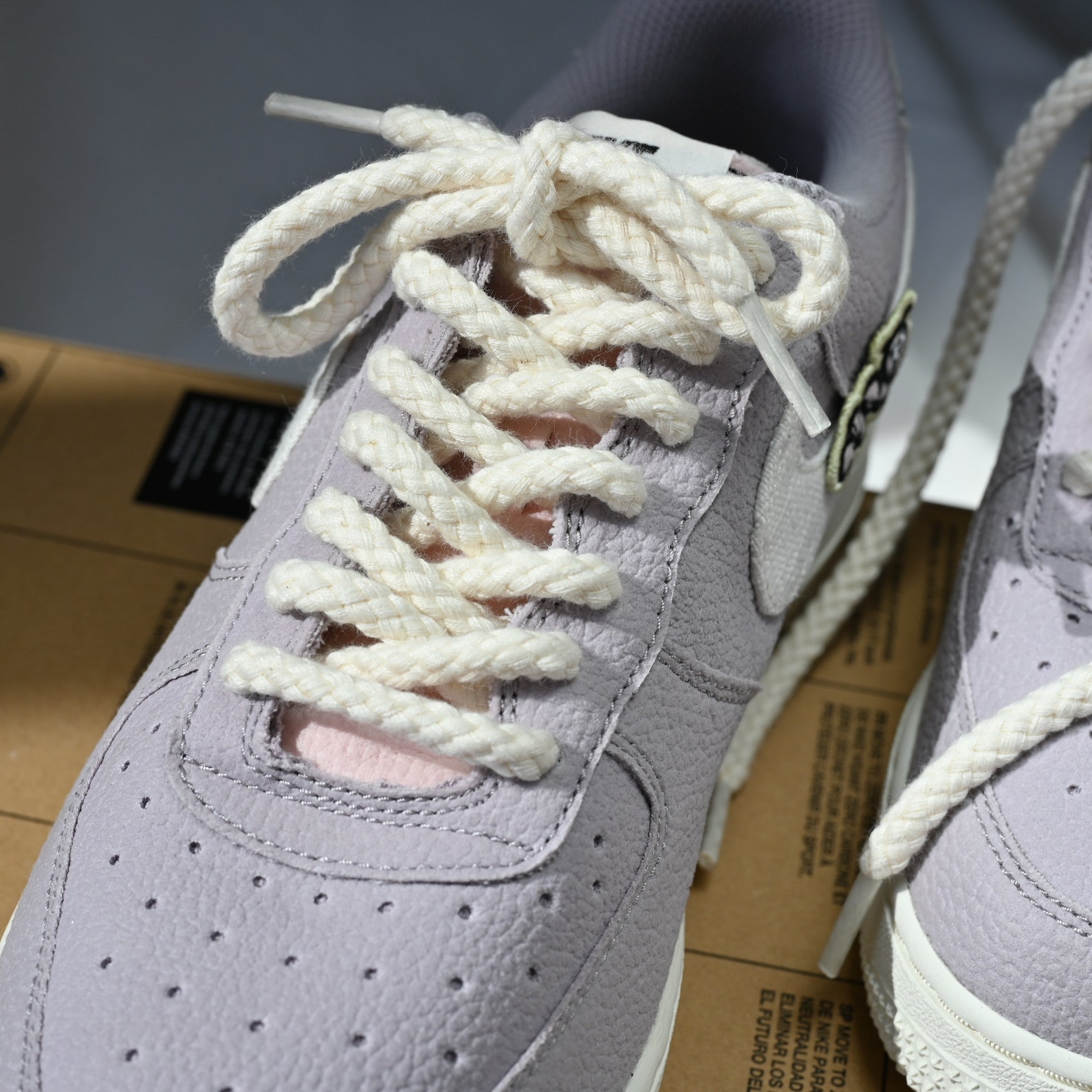 travis sb laces