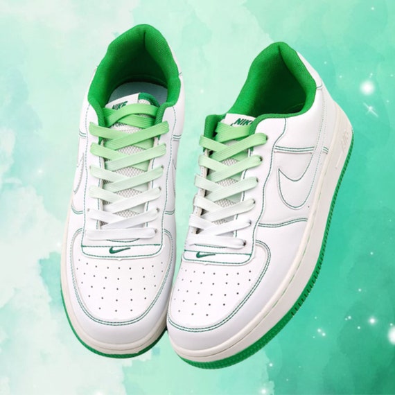 Green shoe deals strings
