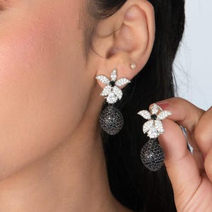 Pendientes colgantes de diamantes negros, pendientes de flores de circonita cúbica, pendientes de zafiro negro de circonita cúbica, joyería de diamantes americanos de diseño exclusivo, regalo.