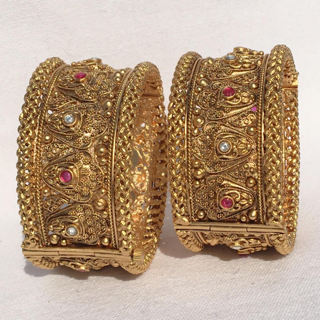 Kada gold bangles with price discount