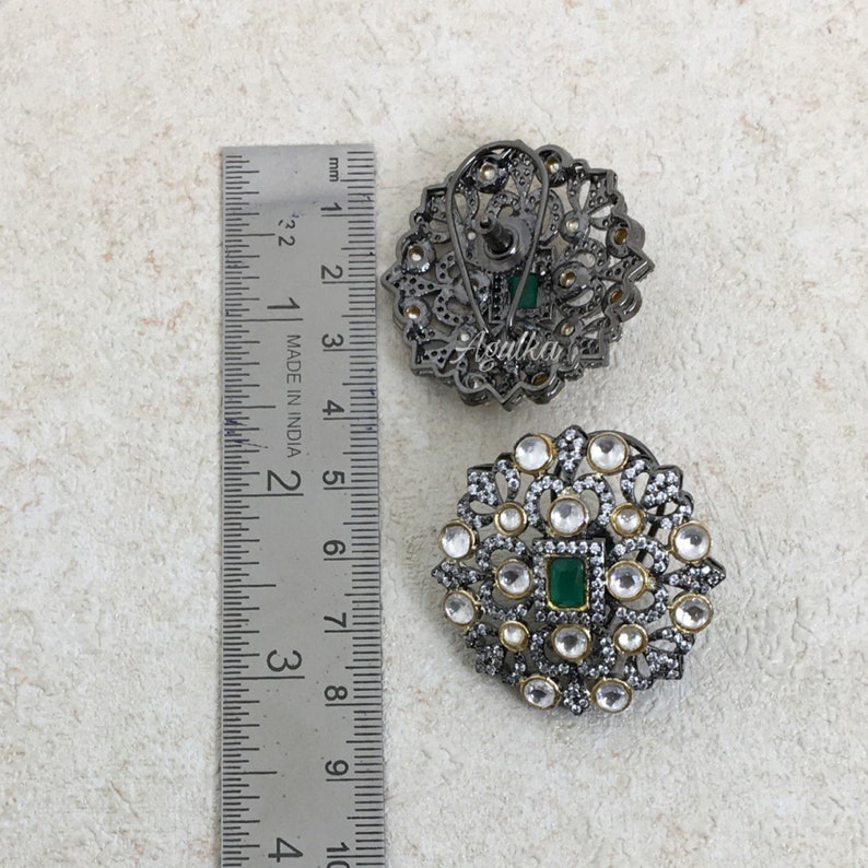 Green Polki Necklace	Polki Jewelry	Victorian Polki	Kundan Jewelry	Kundan Pearl	Kundan Necklace	Emerald Kundan	Sabyasachi Choker	Kundan Choker	Jadau Necklace	Polki Necklace	Victorian Jewelry	Sabyasachi Jewelry Sabyasachi Jewelry Kundan Choker Set