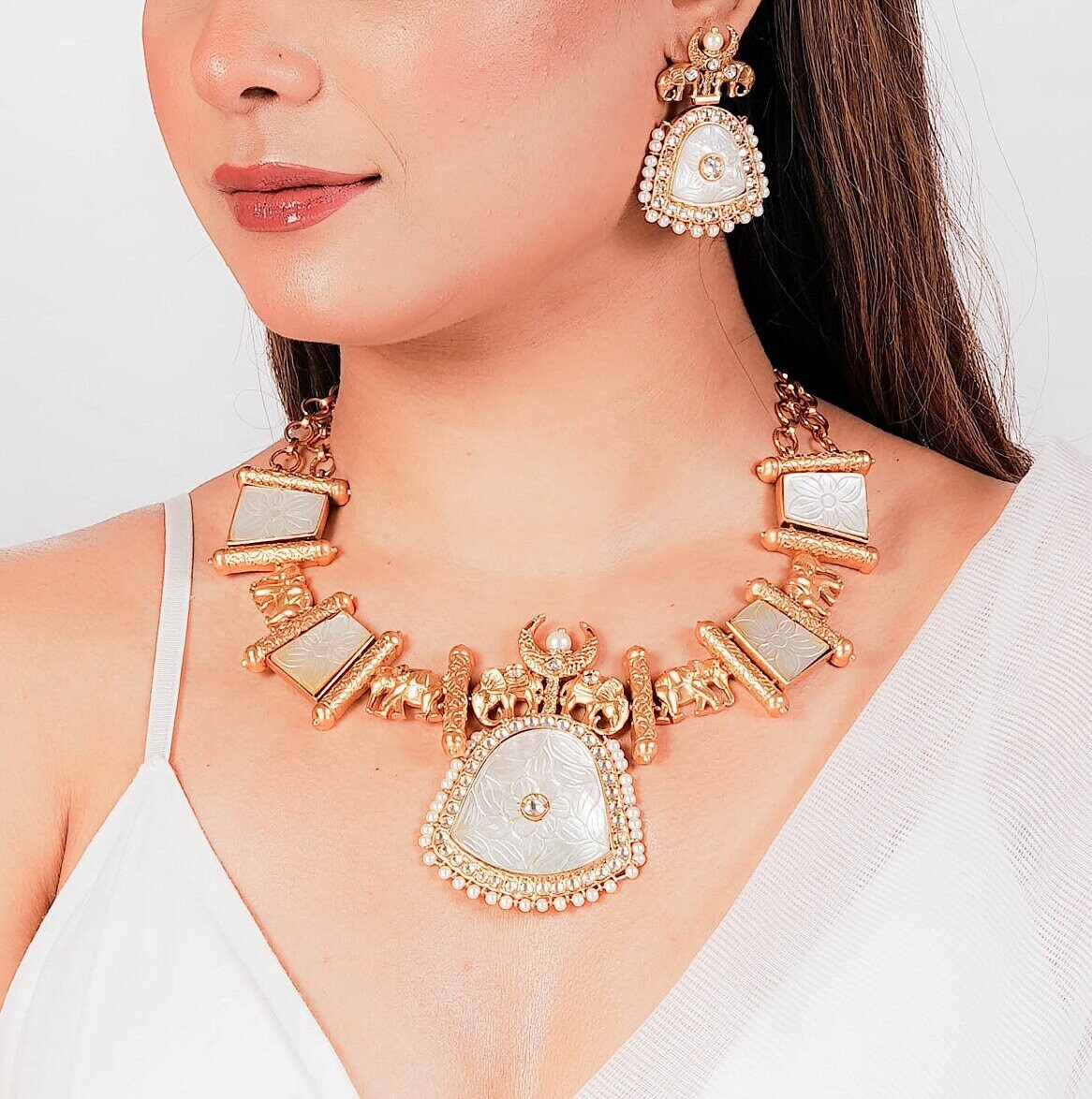 Amrapali pearl best sale jewellery