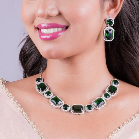 Queen Mary's Art Deco Emerald Choker | RegalFille |