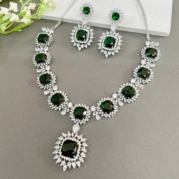 White Finish Emerald Stone Necklace Set Design by Prihan Luxury Jewelry at  Pernia's Pop Up Shop 2024