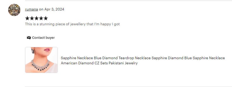 Puede incluir: Un collar plateado con dise&ntilde;o de l&aacute;grima, con zafiros azules y diamantes transparentes. El collar se muestra en el cuello de una persona, resaltando su elegante dise&ntilde;o. El texto de la imagen dice "Sapphire Necklace Blue Diamond Teardrop Necklace Sapphire Diamond Blue Sapphire Necklace..."