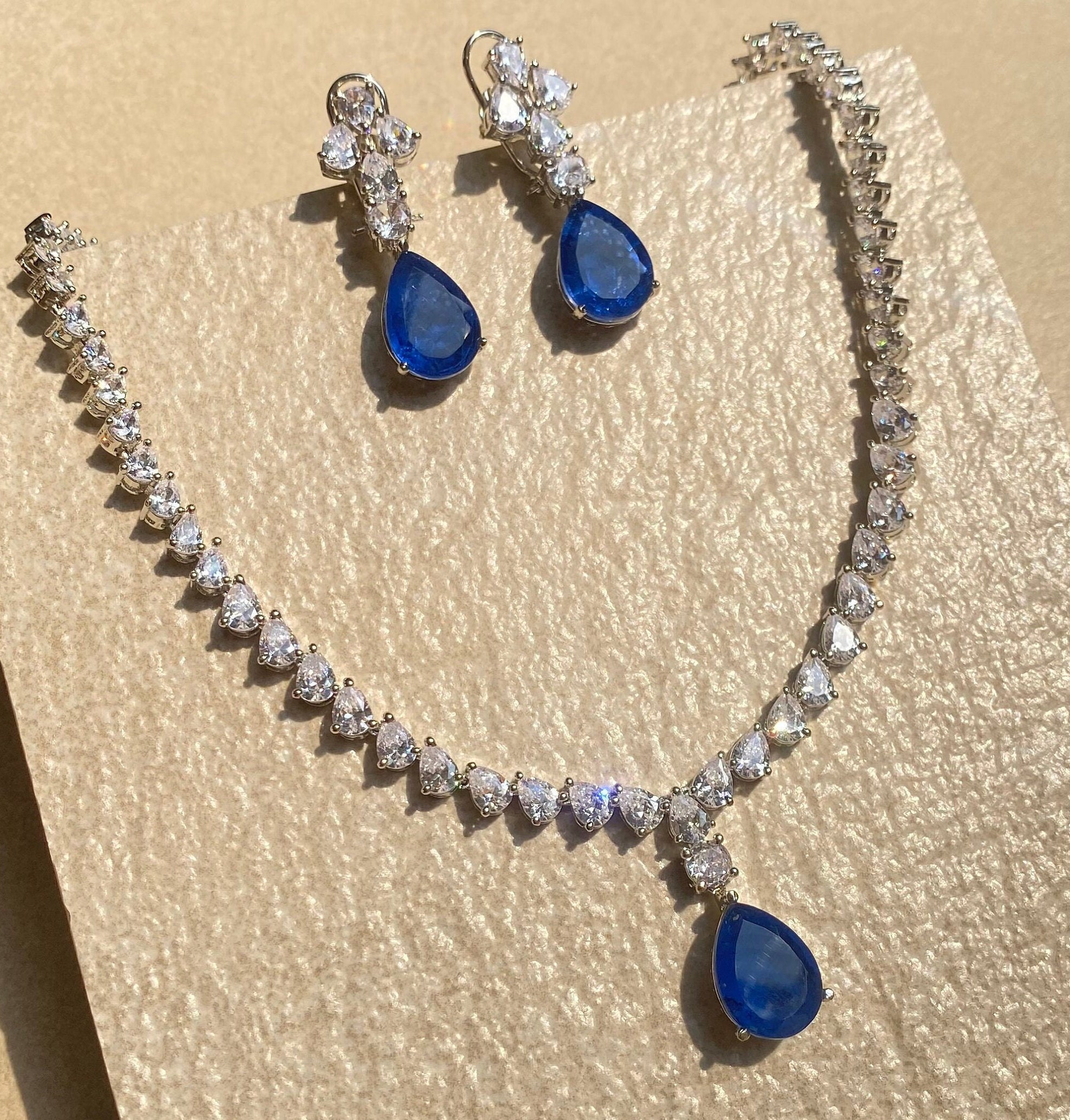 【MAJURI】カナダ発日本未入荷 Floating Sapphire Necklace Sapphire Diamond Necklace Blue Cubic Zirconia Pendant LUXURY