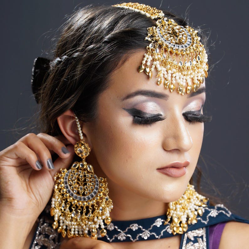 Tikka and earrings set oversized tikka earrings indian tikka wedding tikka earring tikka set punjabi tikka set jadau kundan jewelry indian wedding tikka pipal patti tikka wedding jewelry