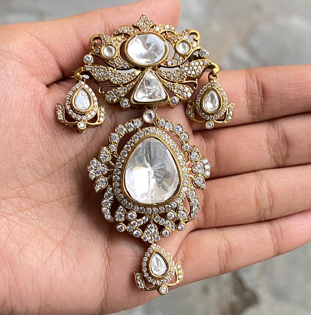 Broche Vintage En Argent Doré Style Hindou - Bijou D'occasion - Décoration Vestimentaire