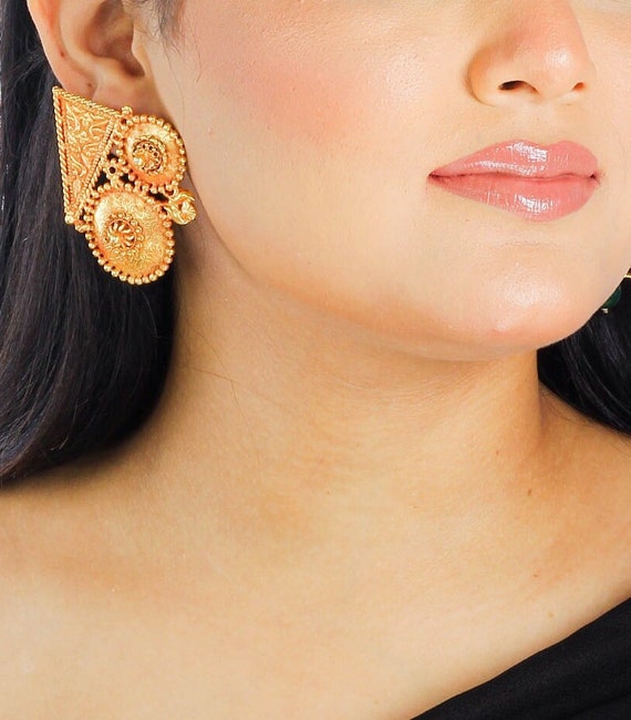 Buy Pink Green Gold Tone Temple Earrings Online at Jaypore.com | Online  earrings, Pink and green, Pink
