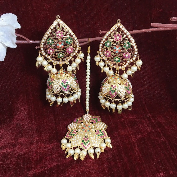 Set of Four - Maang Tikka, Earrings with Bead Kaanchain, Choker & Haat –  PRUNE INDIA