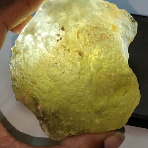 Extra Large Libyan Desert Glass Golden Tektite , 136 Gram / 680 Carat Natural Stone Specimen Raw Stone Very Rare AAAA Grade image 8