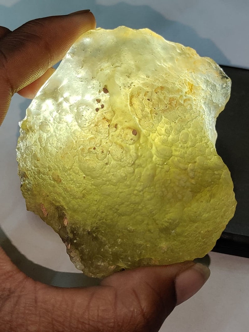 Extra Large Libyan Desert Glass Golden Tektite , 136 Gram / 680 Carat Natural Stone Specimen Raw Stone Very Rare AAAA Grade image 8