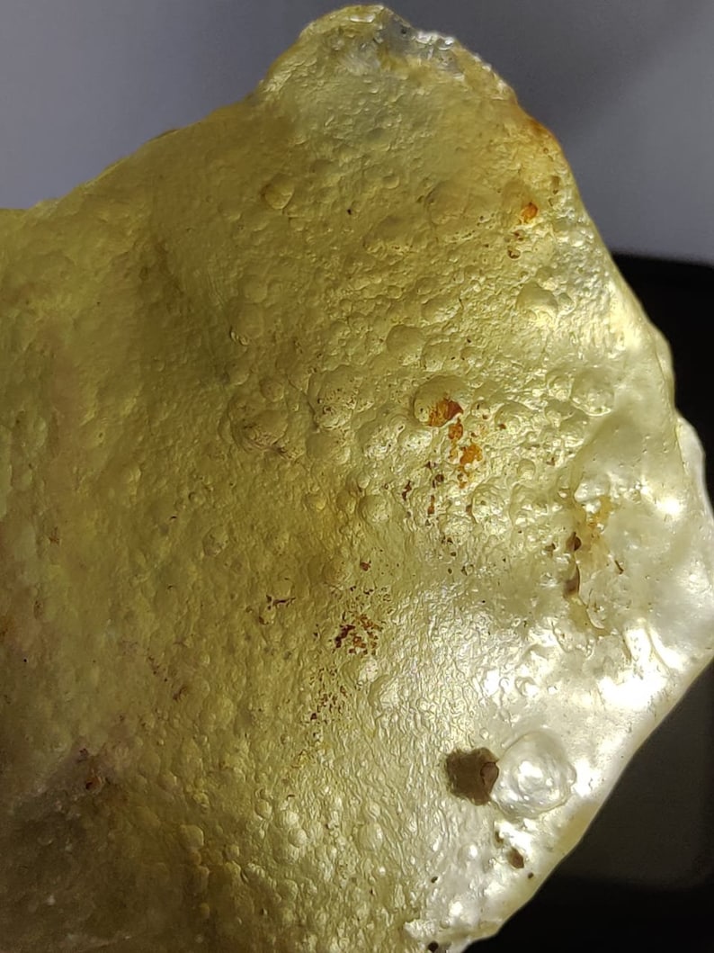 Extra Large Libyan Desert Glass Golden Tektite , 136 Gram / 680 Carat Natural Stone Specimen Raw Stone Very Rare AAAA Grade image 6