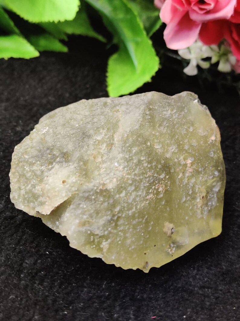 Extra Large Libyan Desert Glass Golden Tektite , 136 Gram / 680 Carat Natural Stone Specimen Raw Stone Very Rare AAAA Grade image 3