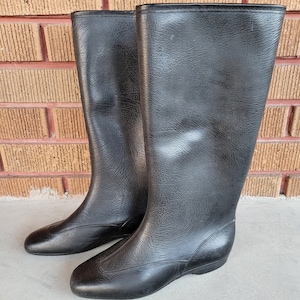 Vintage Women&#39;s Black Fleece-lined Size 7 Waterproof Boots