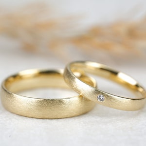 Wedding Rings "Tamara" Gold | narrow wedding rings set | filigree matt yellow gold | Engagement rings partner rings for wedding | Scratch matt vintage boho