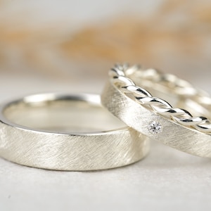 Eheringe Vintage Silber Kratzmatt | Trauringe mit festem Kordelring und Diamant im Brillant Schliff | Verlobungsringe mattiert für Hochzeit