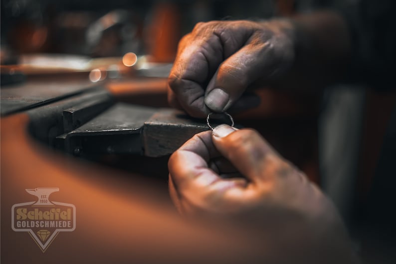 gehämmerte schmale Eheringe Silber Trauringe Verlobungsringe Silberring Hochzeit filigran Hammerschlag Bild 9