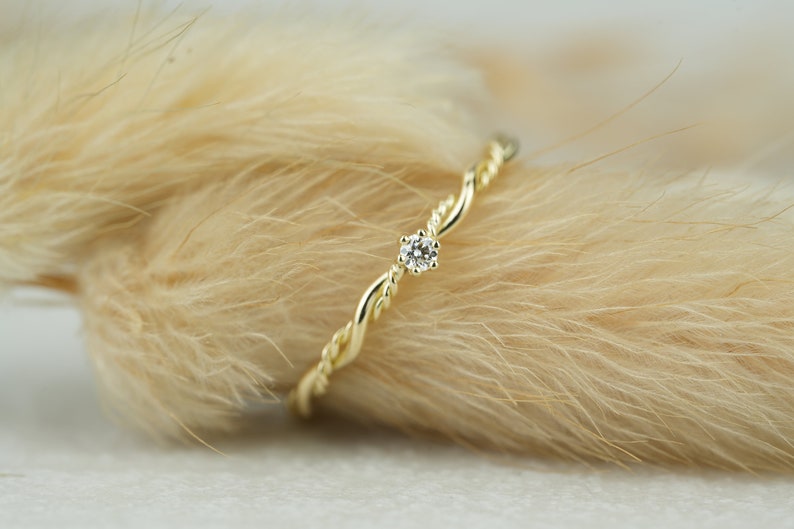 Engagement ring Filou made of 585/ yellow gold with prong setting and diamond, cord ring image 4