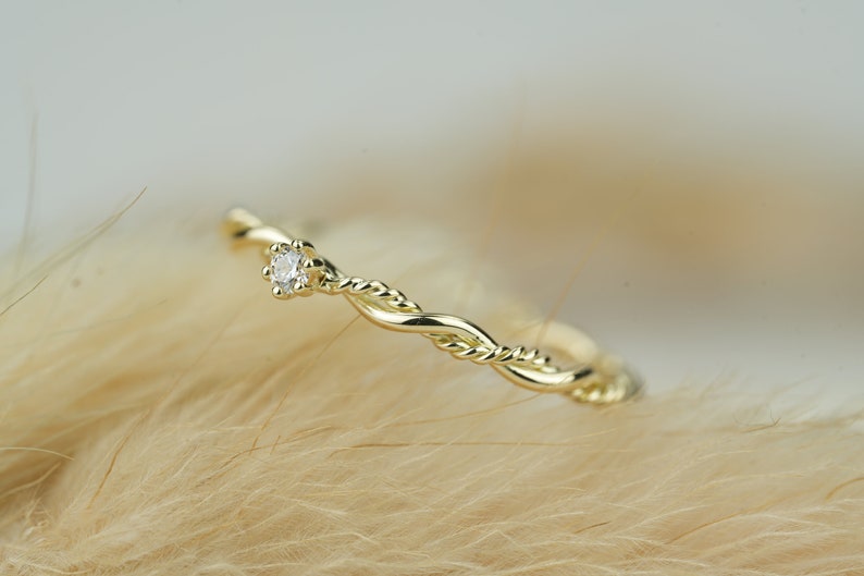 Engagement ring Filou made of 585/ yellow gold with prong setting and diamond, cord ring image 7