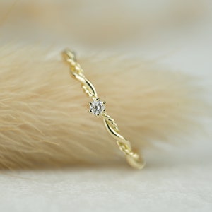 Engagement ring Filou made of 585/ yellow gold with prong setting and diamond, cord ring image 5