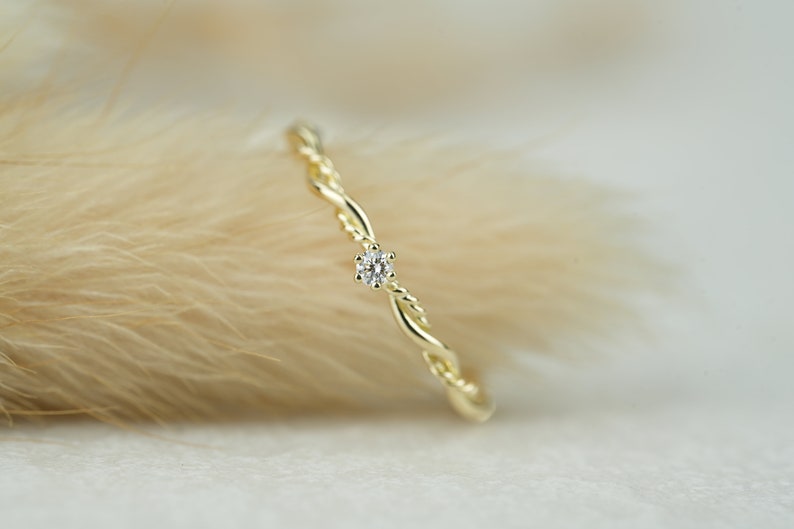 Engagement ring Filou made of 585/ yellow gold with prong setting and diamond, cord ring image 5