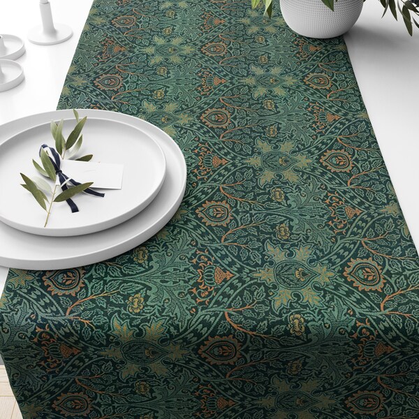 Emerald Luck Quilted Table Runner NCU0PTT131